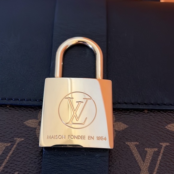 NWT Louis Vuitton Locky BB - Picture 7 of 15